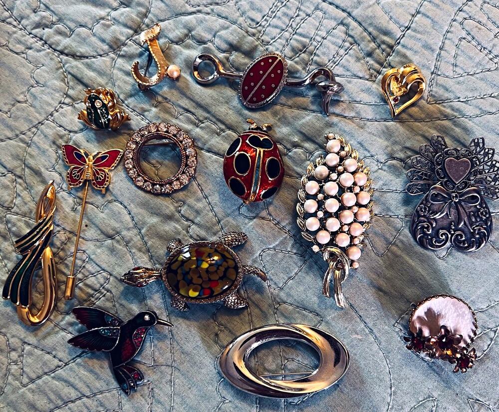 14 Pc Mixed Lot Brooches & Pins Multicolor Metal Enamel Rhinestone Pearl
